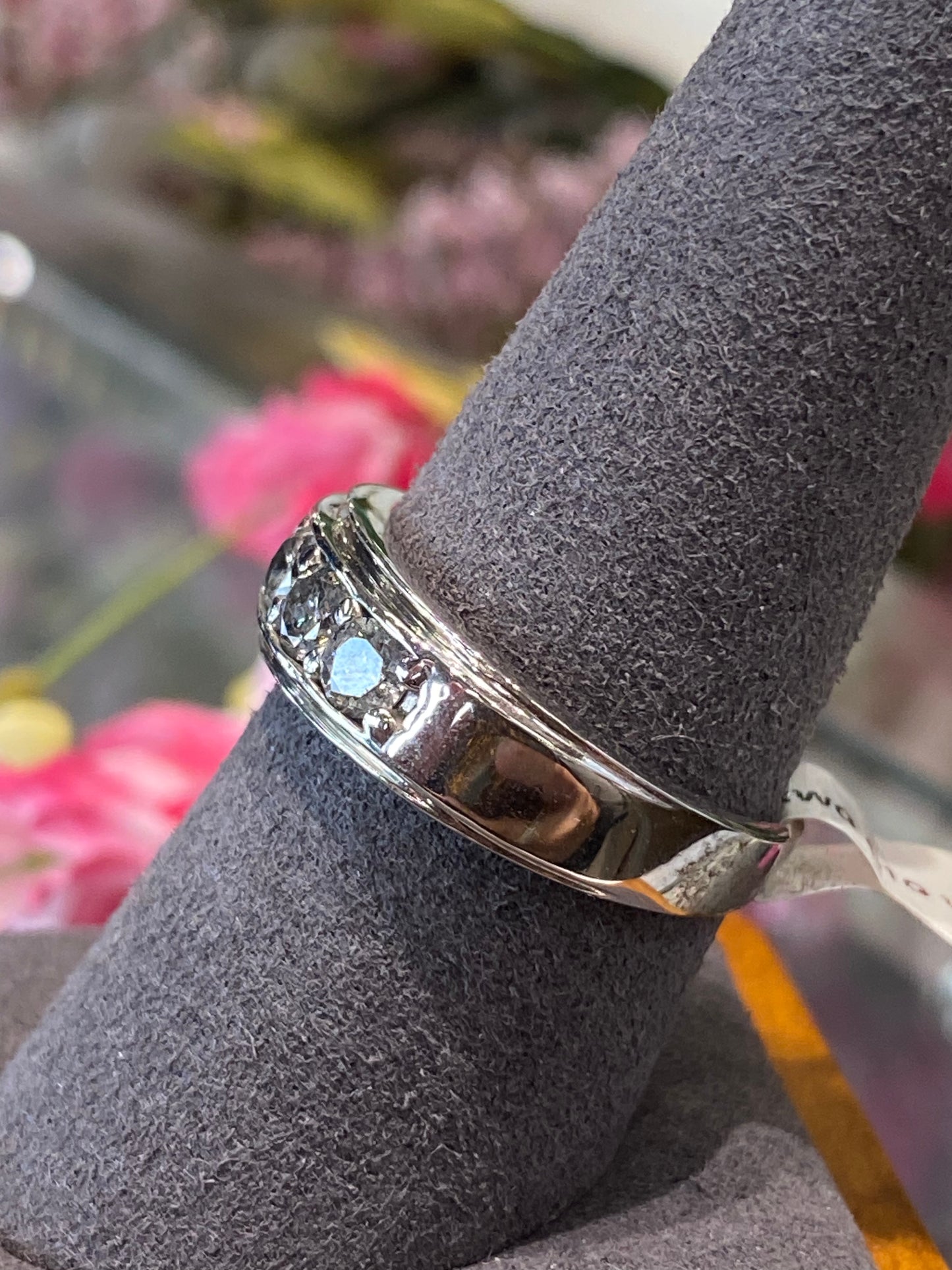 10k White Gold Diamond Band