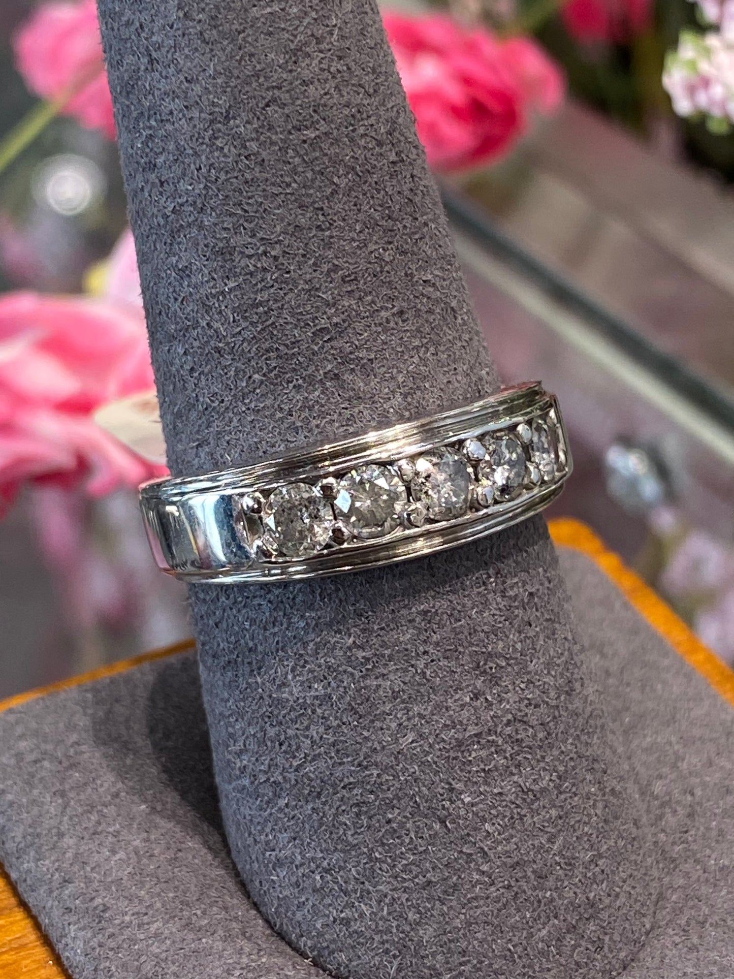 10k White Gold Diamond Band