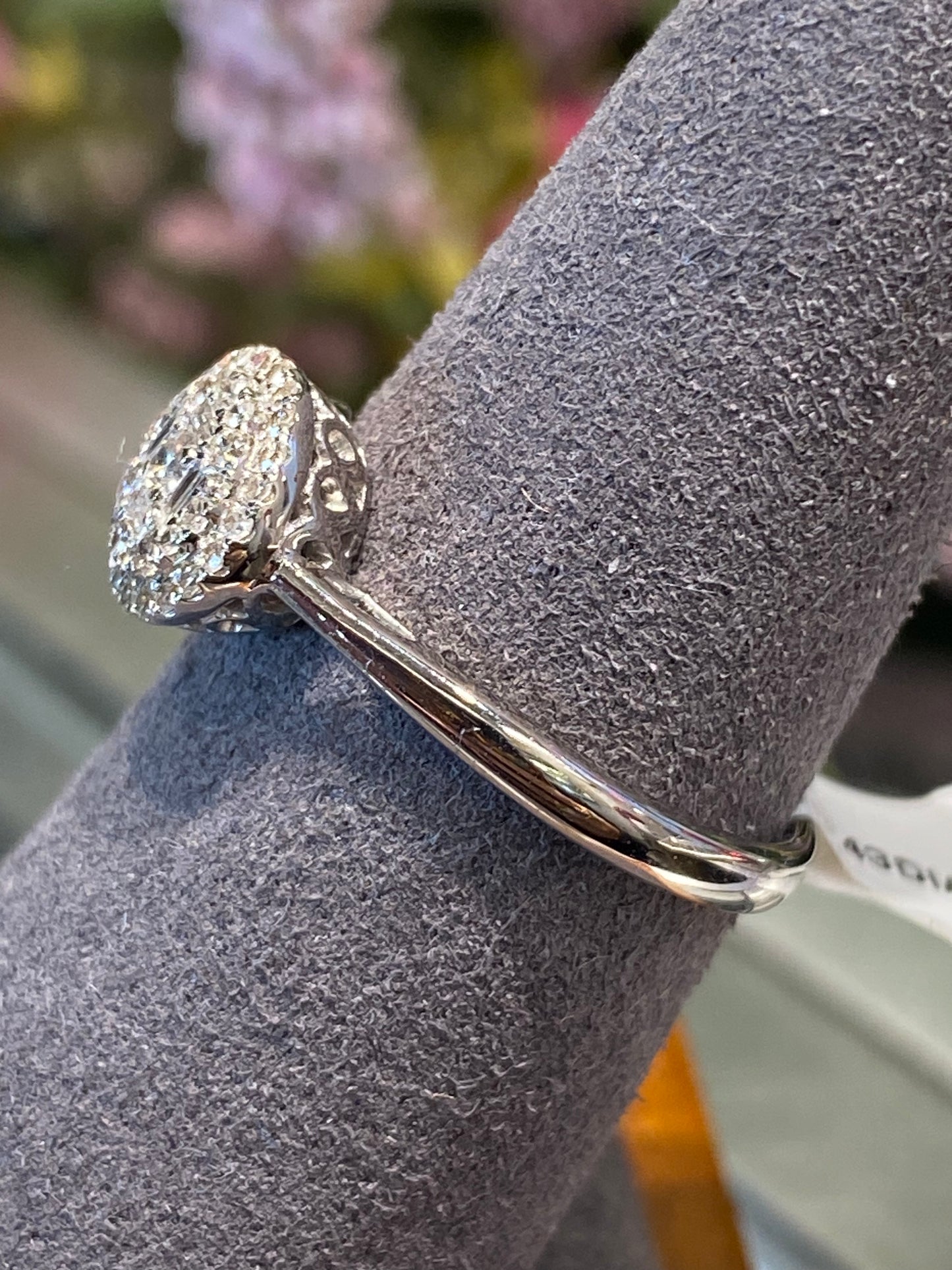 10k White Gold Diamond Ring