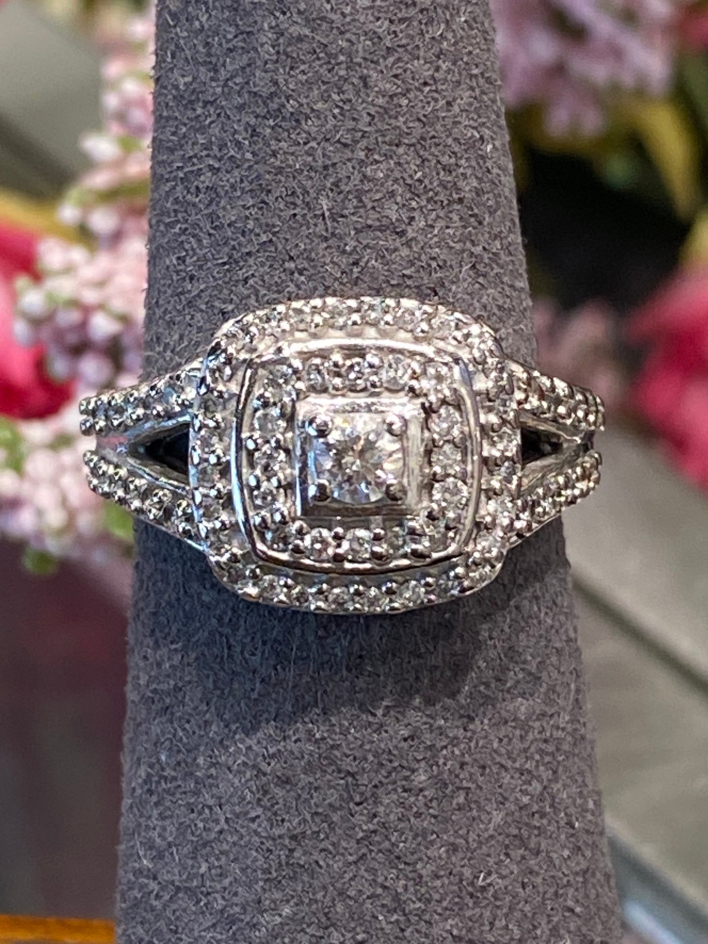10k White Gold Diamond Engagement Ring