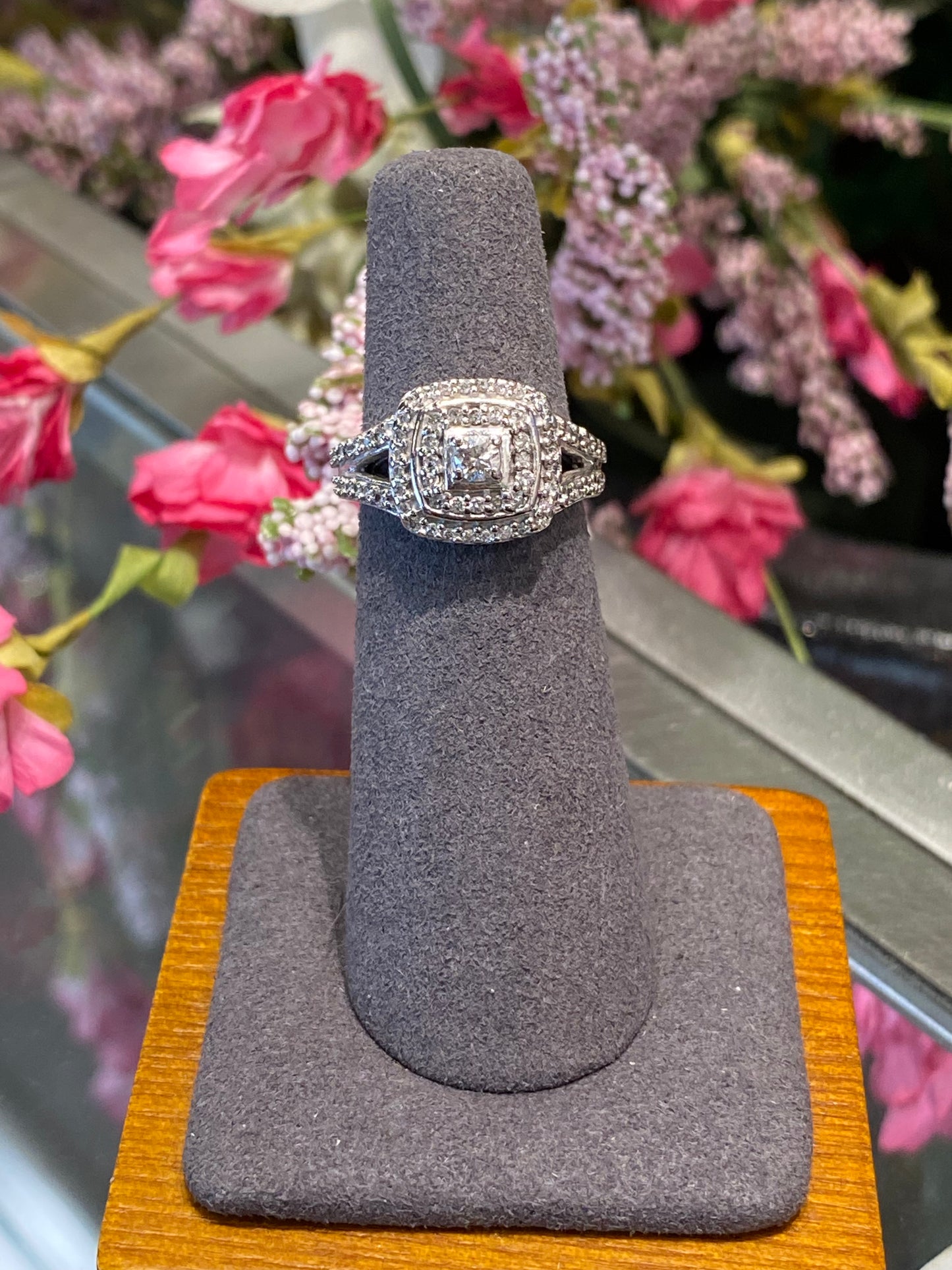 10k White Gold Diamond Engagement Ring
