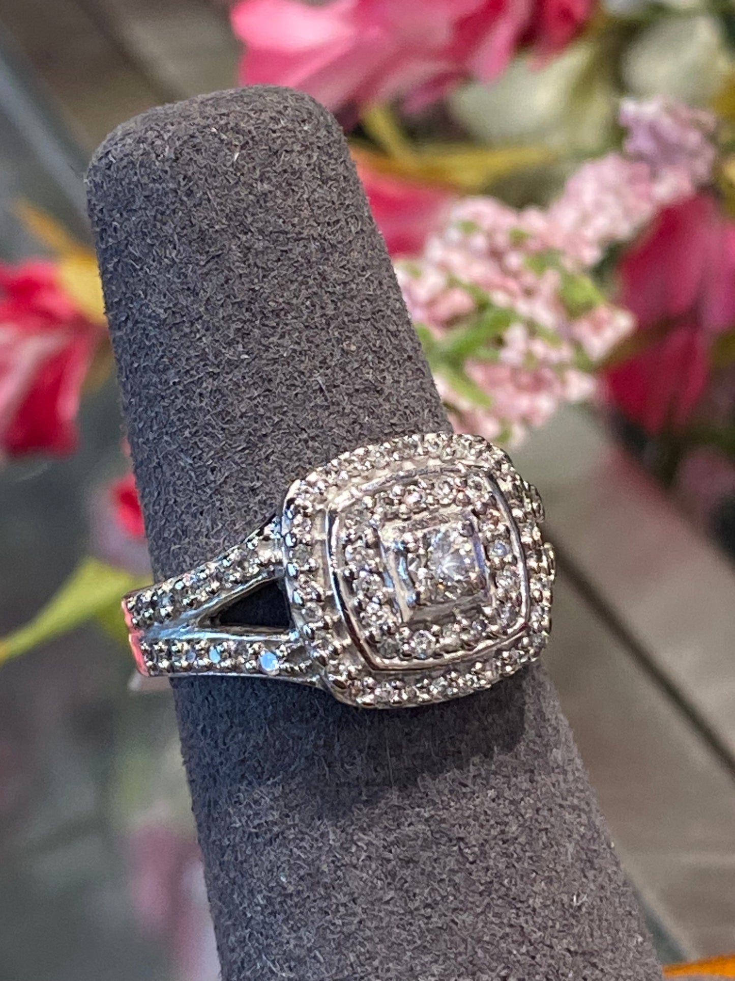 10k White Gold Diamond Engagement Ring