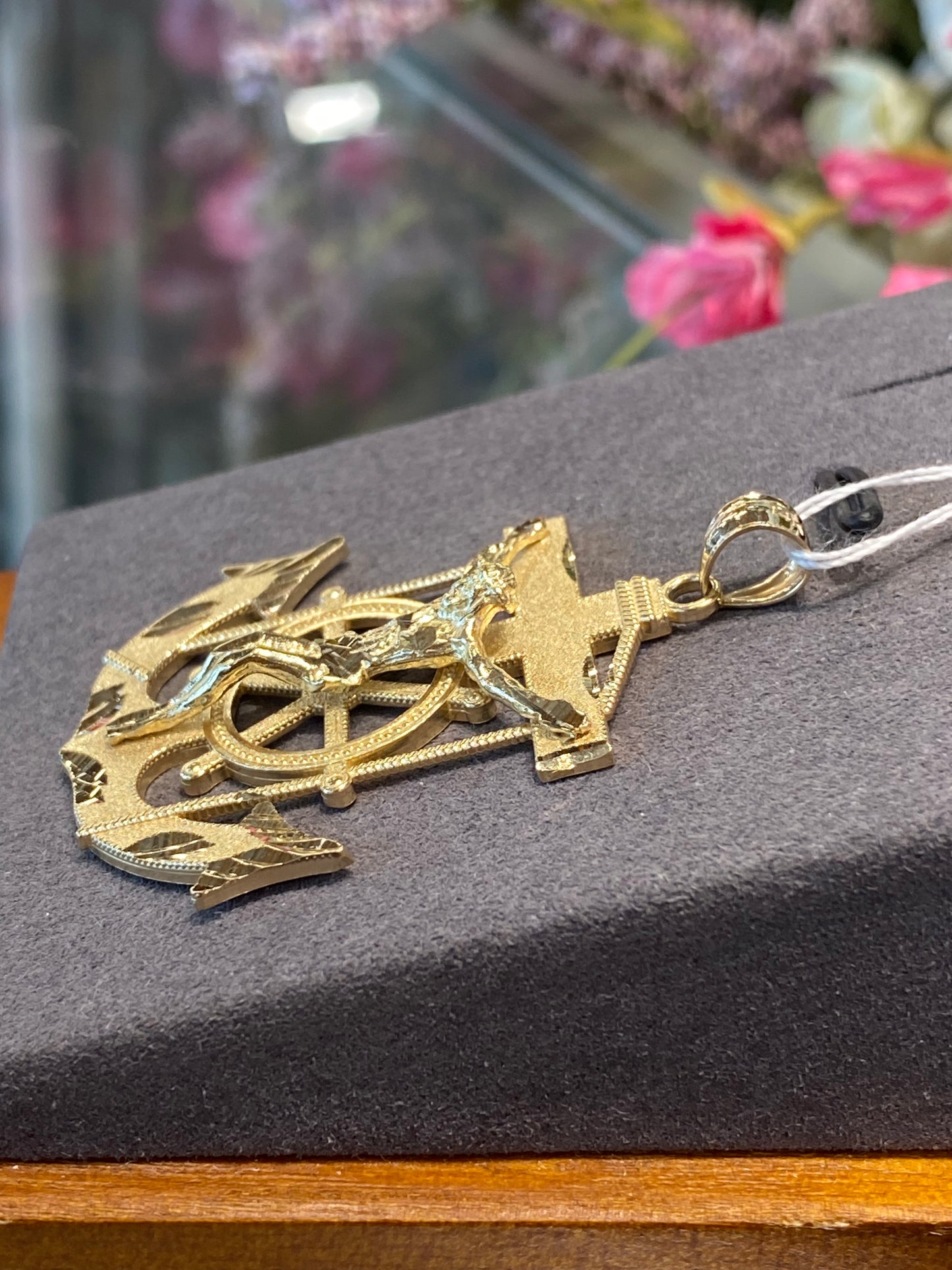 10k Yellow Gold Anchor Pendant
