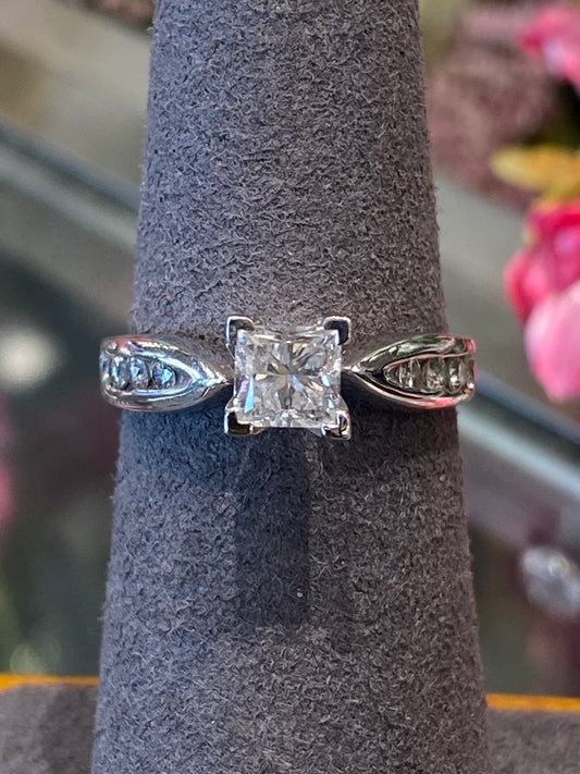 14k White Gold Diamond Engagement Ring