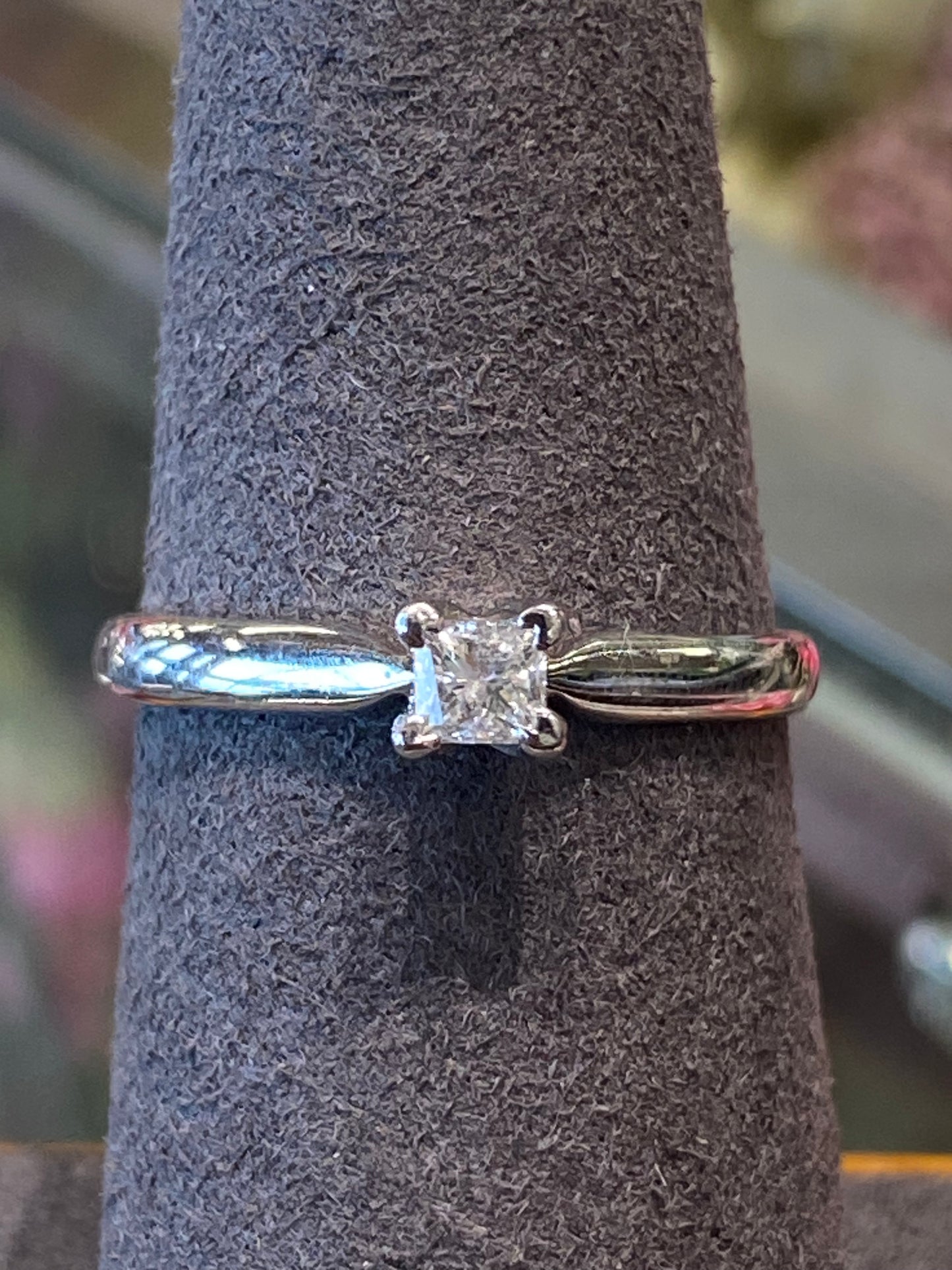14k White Gold Diamond Engagement Ring