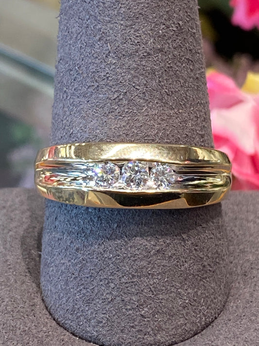 14k Yellow Gold Diamond Ring