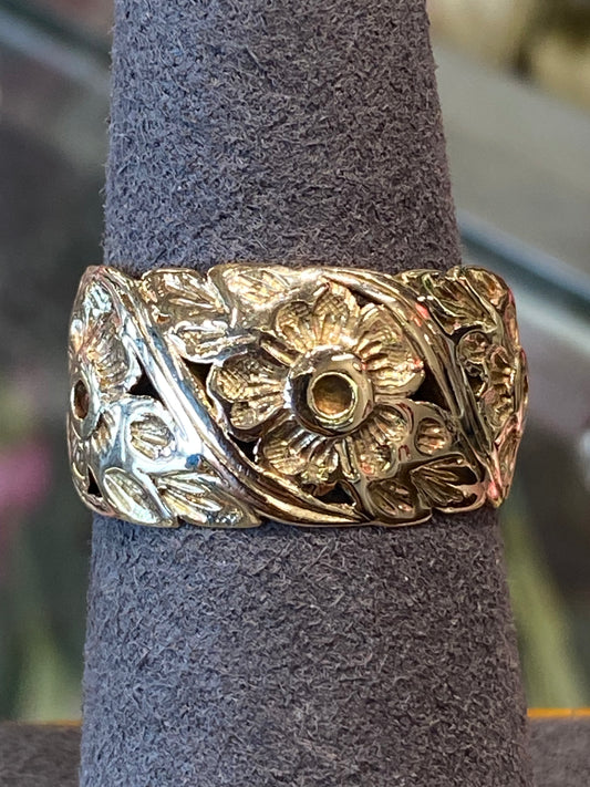 14k Yellow Gold Flower Band