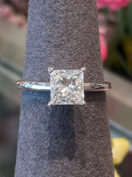 14k White Gold Diamond Engagement Ring