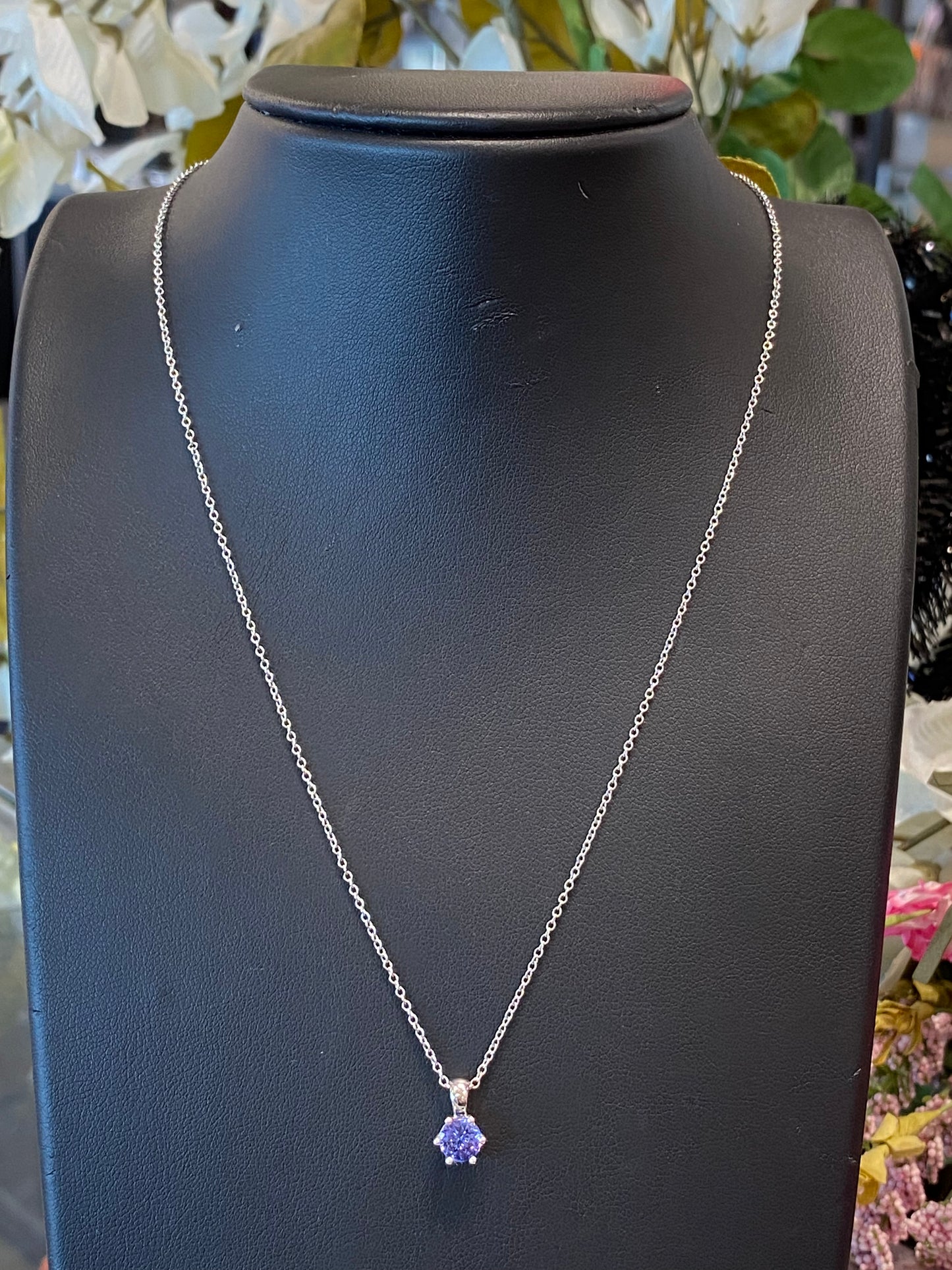 10k White Gold Chain With Pendant