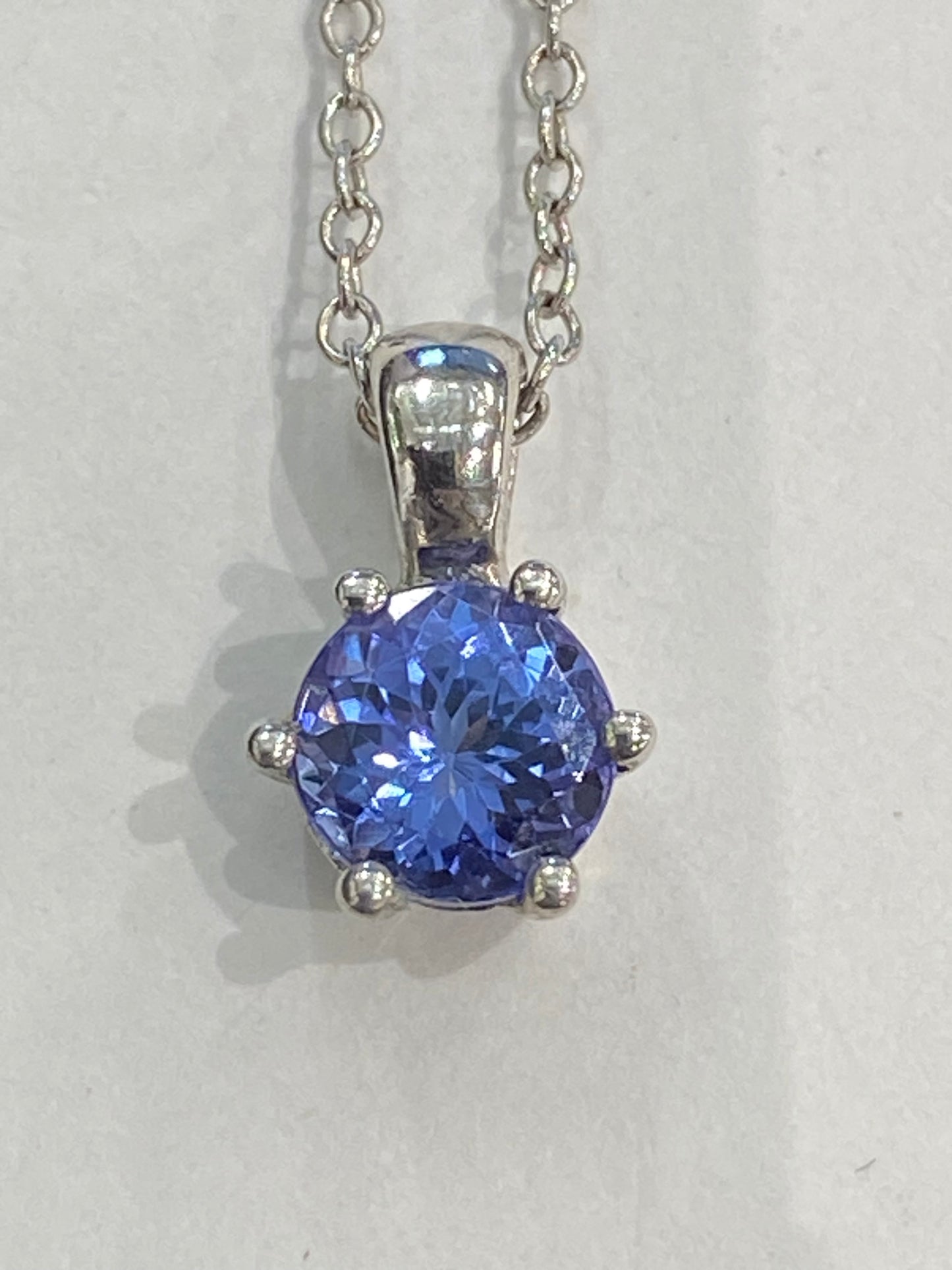 10k White Gold Chain With Pendant