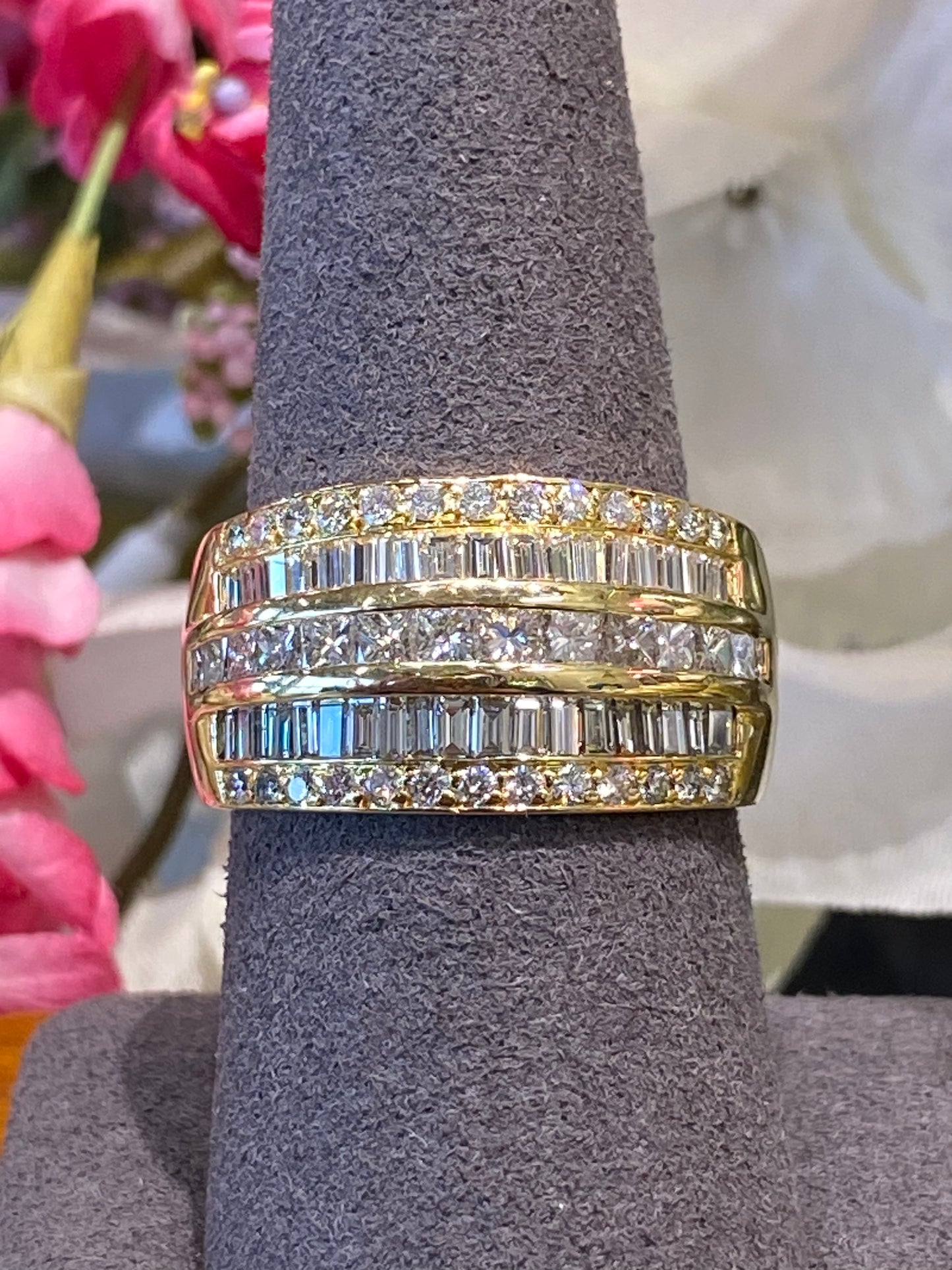 18k Yellow Gold Diamond Band