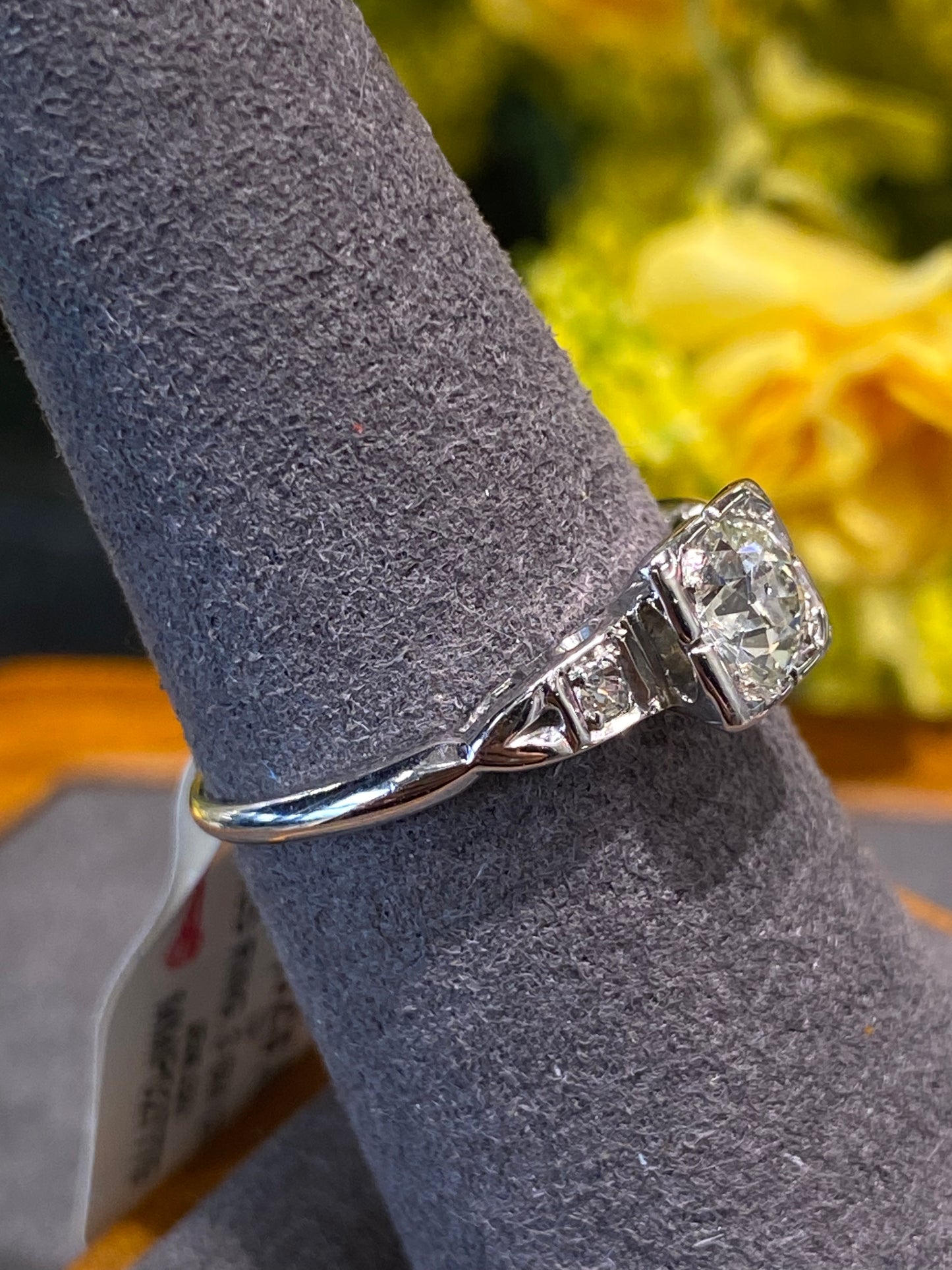 18k White Gold Engagement Ring