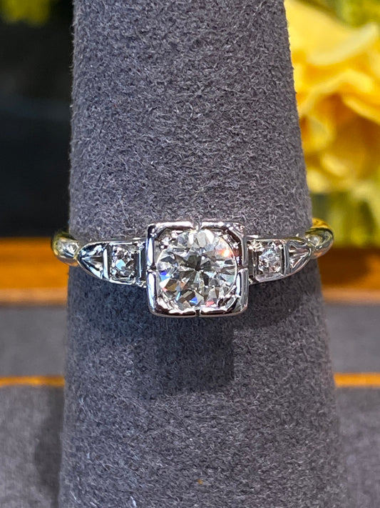 18k White Gold Engagement Ring