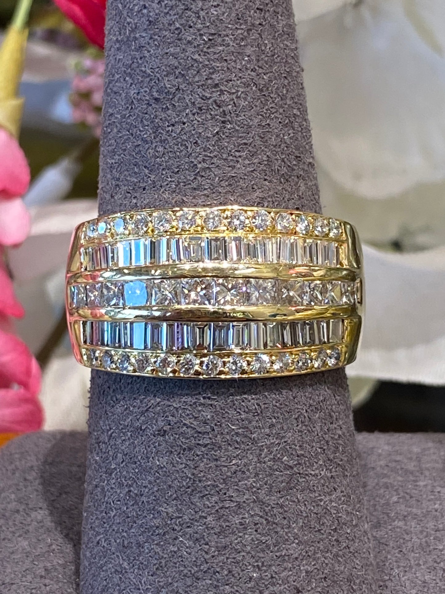 18k Yellow Gold Diamond Band